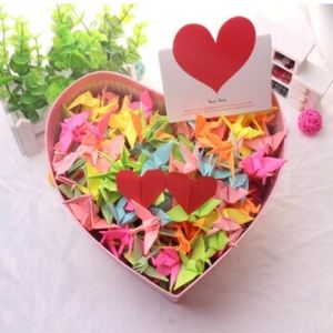 Mystery box contains cash 💵🤗🤯🤗